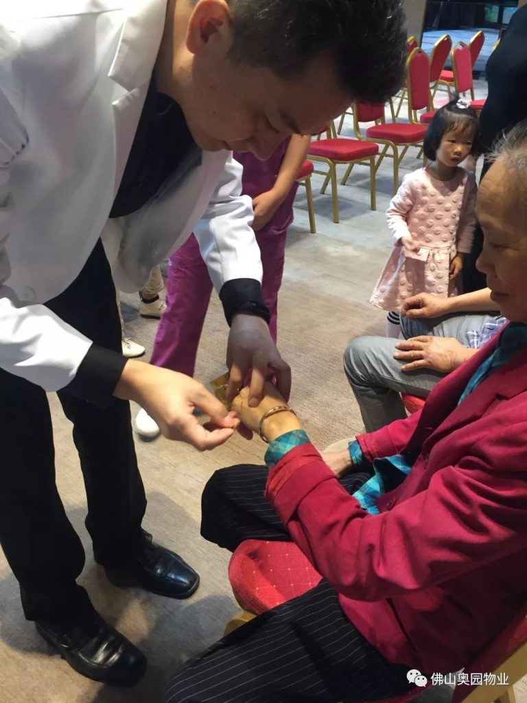 佛奥健康中心针灸义诊活动回顾-20181020